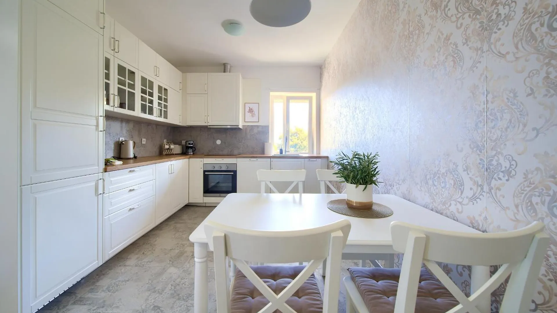 Vineyard Apartment Vrbnik 0*,  Croatia